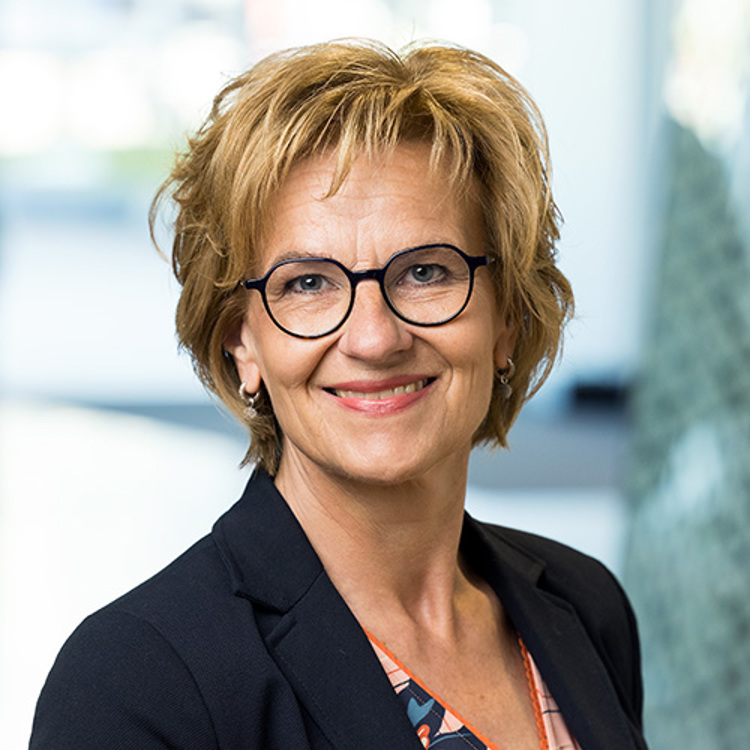 This is an image of Pauline van Mansom.