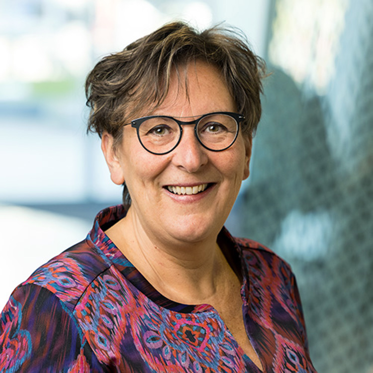 This is an image of Diny Moret.